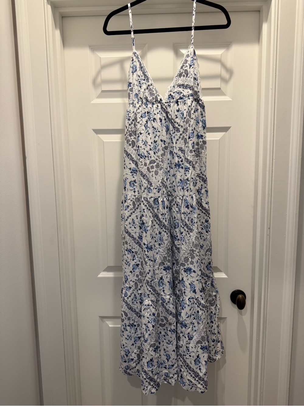 Streetwear Society White & Blue Floral Midi Dress